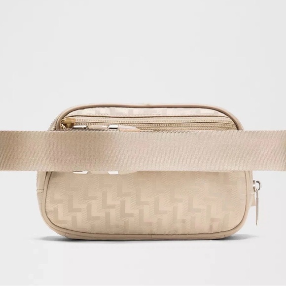 lululemon belt bag gold hardware Everywhere 1L (Honey Lemon) lululemon athletica | Bags |
